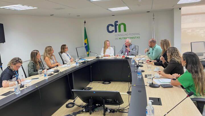 CFN recebe FNDE para falar sobre atuação do Nutricionista no PNAE